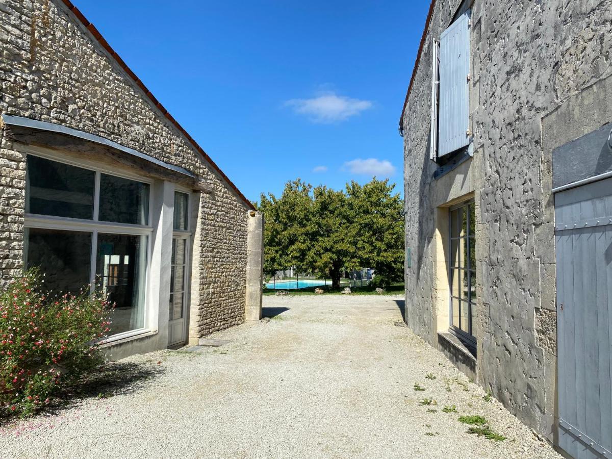 Domaine De La Laigne - Spa Asnieres-la-Giraud Ngoại thất bức ảnh