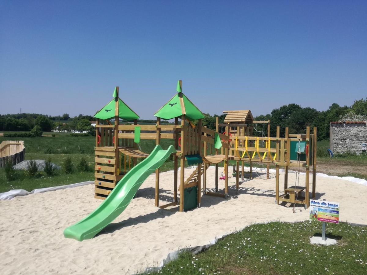 Domaine De La Laigne - Spa Asnieres-la-Giraud Ngoại thất bức ảnh